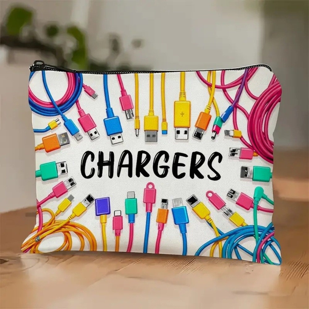 Cosmetic Bags - 新しいキャンバス製充電器収納ポーチ。ジッパー付きで、プリントデザインが施されています。ケーブルを整理できる収納バッグで、大容量。化粧品や旅行用品の整理に最適です。