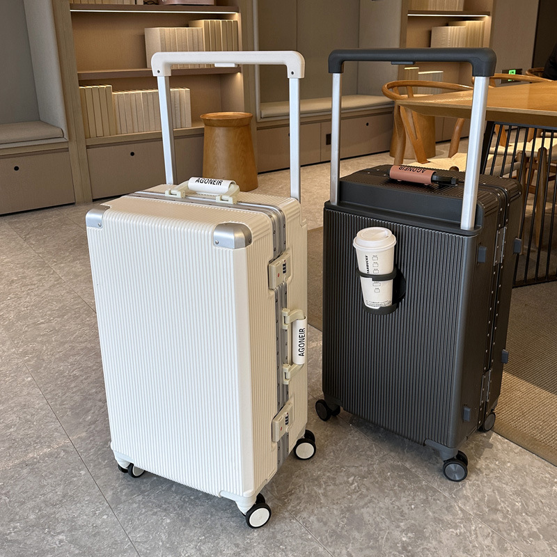 20インチ、22インチ、24インチ、26インチ幅広ハンドル付 - Aluminum Frame Carry On Luggage のレビューと価格